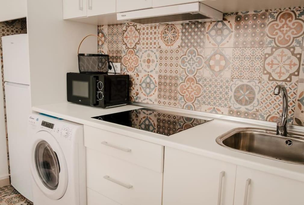 Compleet En Modern Appartement In Het Authentieke Stadshart Ла-Віла-Джойоза Екстер'єр фото