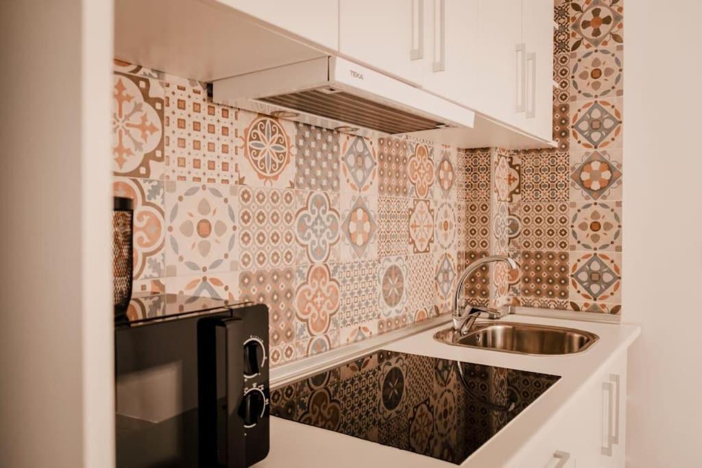 Compleet En Modern Appartement In Het Authentieke Stadshart Ла-Віла-Джойоза Екстер'єр фото